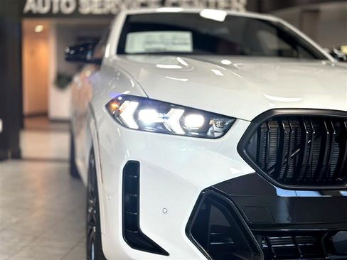 Used 2024 BMW X6 M60i w/ Dynamic Handling Package image 9