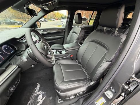 New 2025 Jeep Grand Cherokee Limited image 15