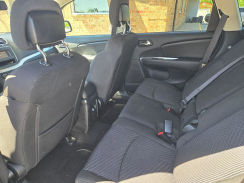 Used 2019 Dodge Journey SE w/ Blacktop Package FWD image 20