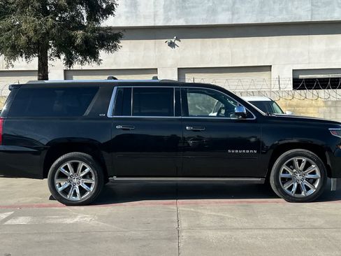 Used 2016 Chevrolet Suburban LTZ image 9