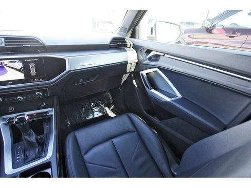 Used 2023 Audi Q3 2.0T Premium image 10