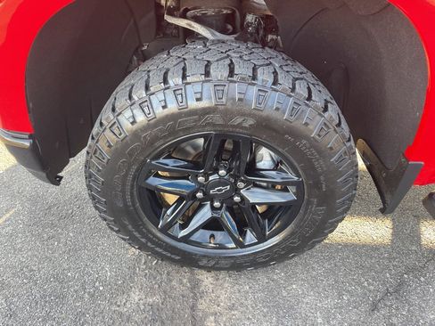 Certified 2021 Chevrolet Silverado 1500 LT Trail Boss w/ Convenience Package II image 11