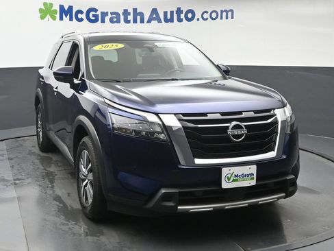 Used 2025 Nissan Pathfinder SL AWD/4WD image 5
