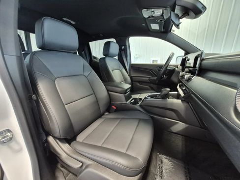 Used 2025 Chevrolet Colorado Trail Boss AWD/4WD image 19