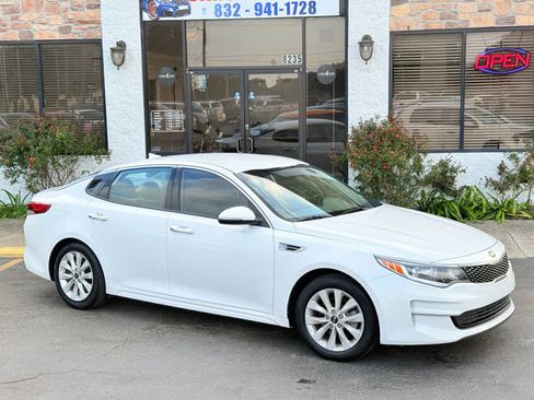 Used 2018 Kia Optima EX FWD image 3