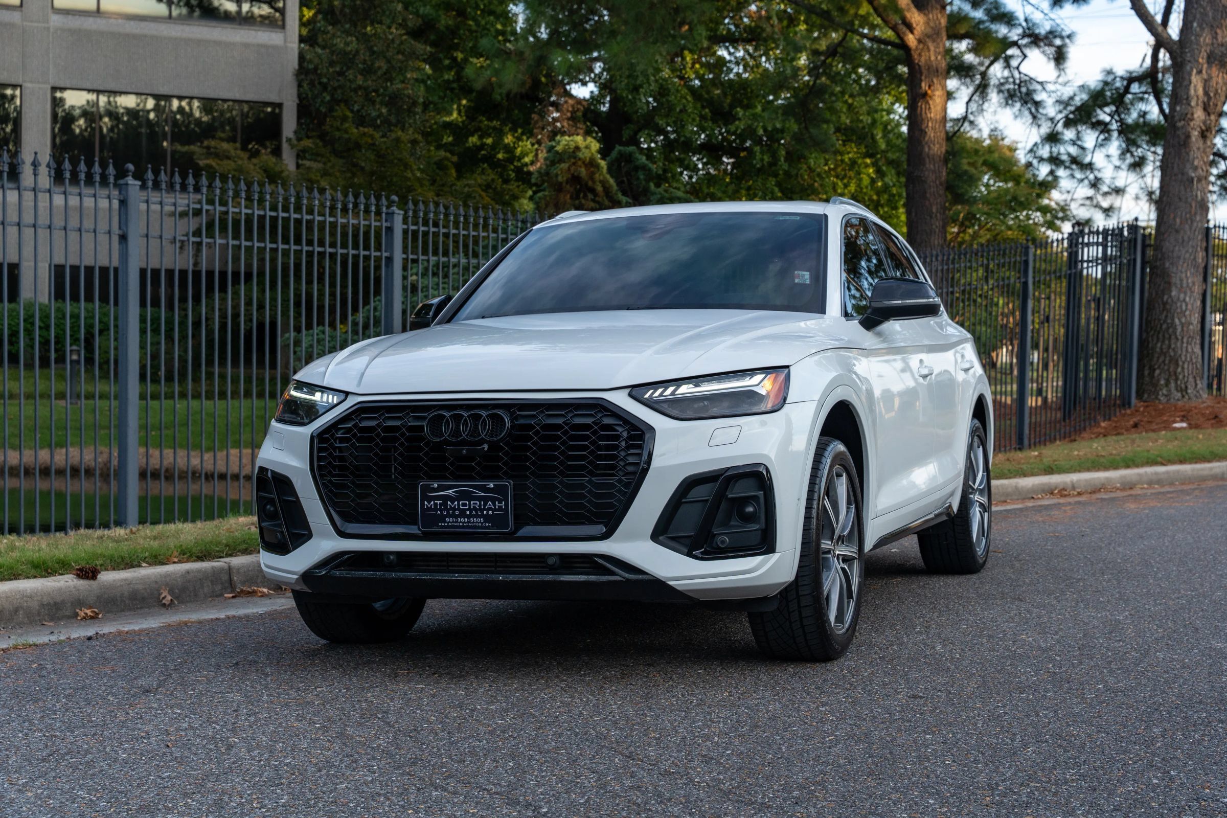 Used 2021 Audi SQ5 Prestige w/ Prestige Package AWD/4WD image 2