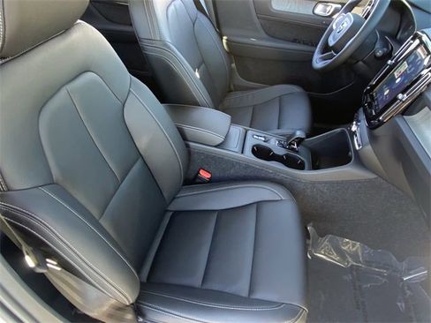 New 2025 Volvo XC40 B5 Core w/ Protection Package Premier image 12