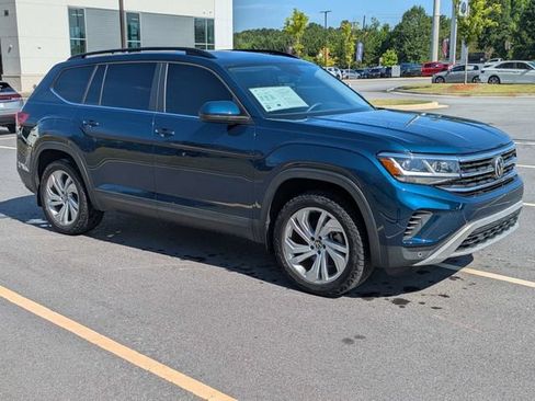 Used 2022 Volkswagen Atlas SE FWD image 2