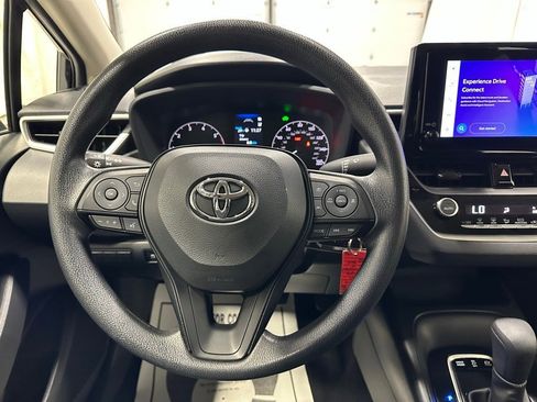 Used 2025 Toyota Corolla LE image 18