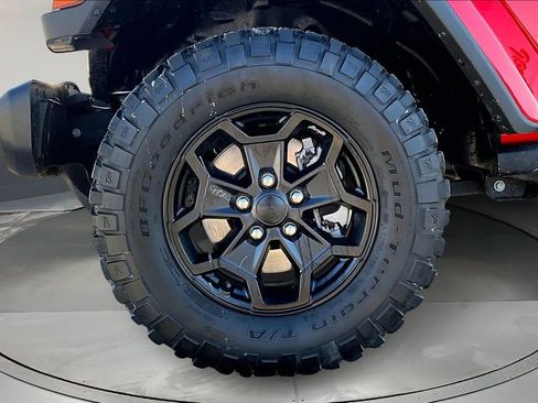 Used 2023 Jeep Gladiator Willys image 34