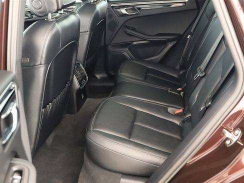 Used 2023 Porsche Macan Turbo image 27