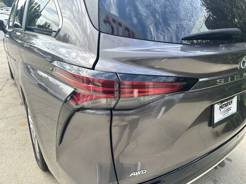 Used 2024 Toyota Sienna Platinum AWD/4WD image 12