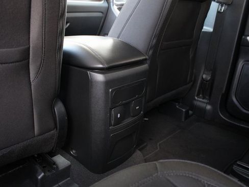 Used 2023 Ford Explorer XLT image 19