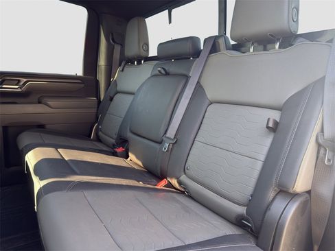 Used 2024 Chevrolet Silverado 2500 ZR2 w/ Technology Package image 11