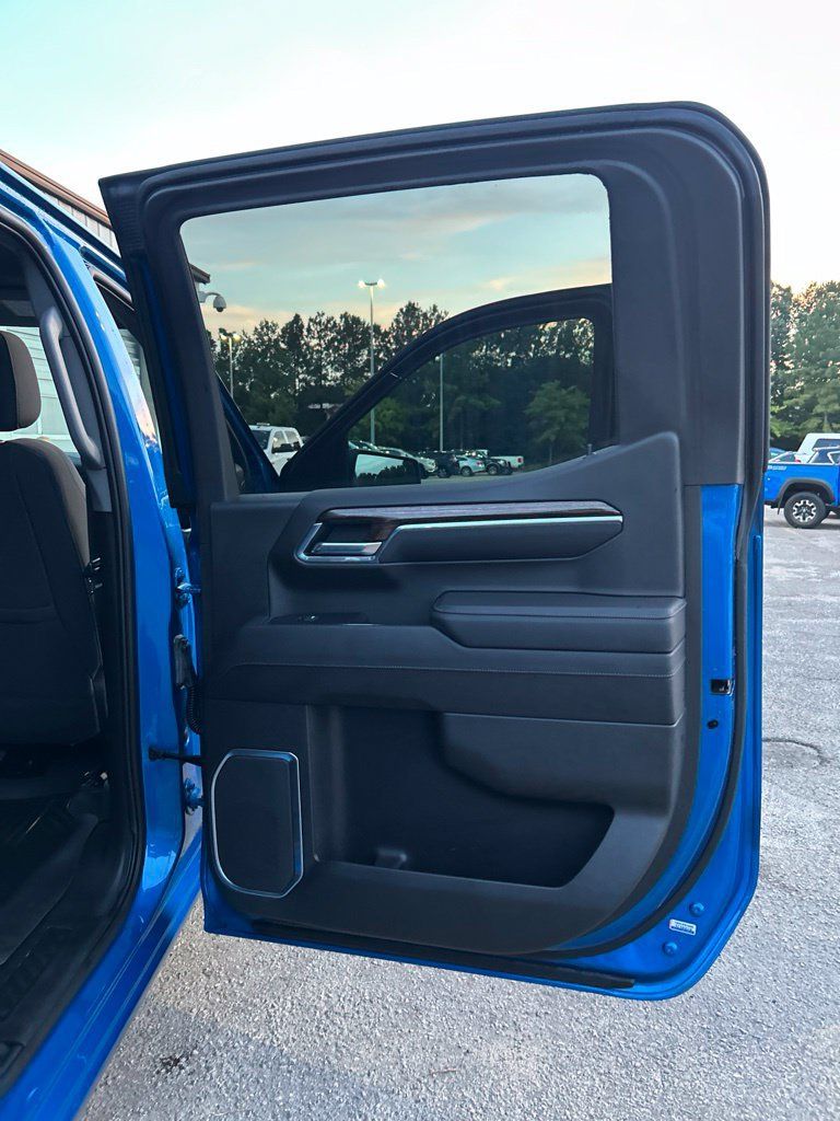 Used 2023 GMC Sierra 1500 Elevation RWD image 11