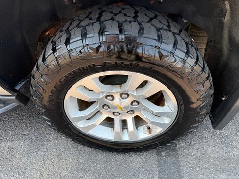 Used 2015 Chevrolet Tahoe LT w/ Luxury Package AWD/4WD image 15