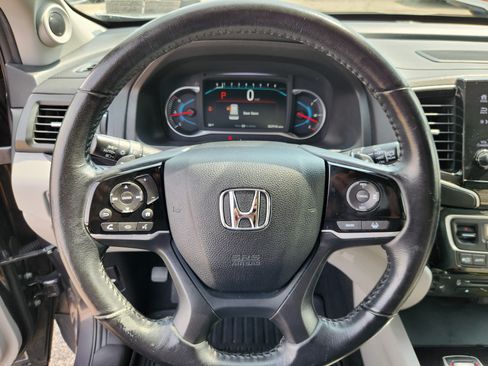 Used 2020 Honda Pilot Touring image 9