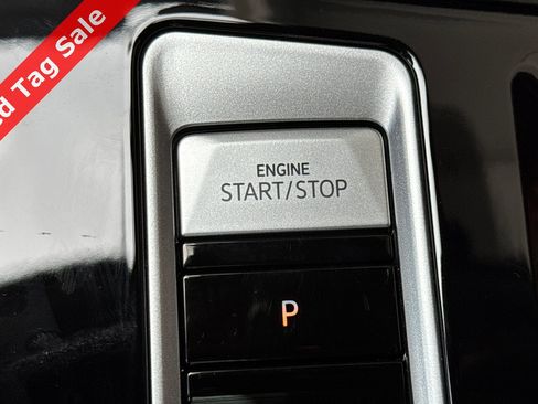 New 2025 Volkswagen Atlas Peak Edition SE image 21