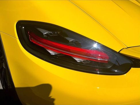 Certified 2024 Porsche 718 Boxster RWD image 29