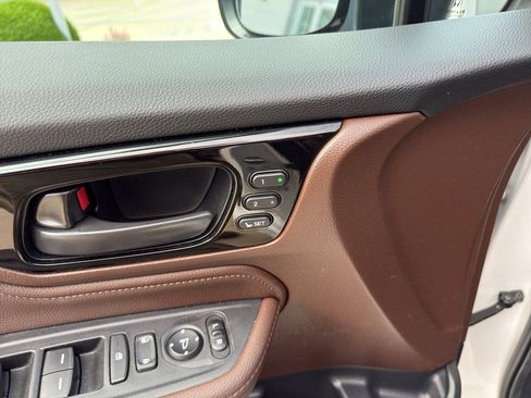 Used 2025 Honda Odyssey Touring image 15
