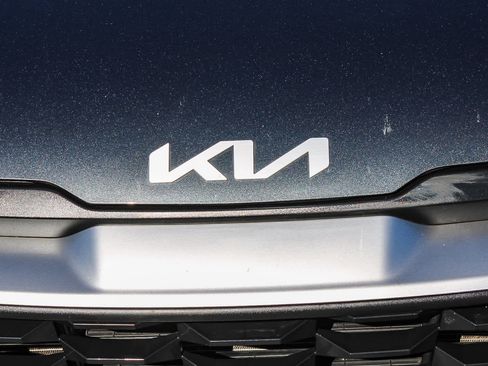 Used 2024 Kia Sportage LX image 11