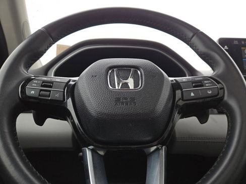 Used 2023 Honda Pilot Touring image 27