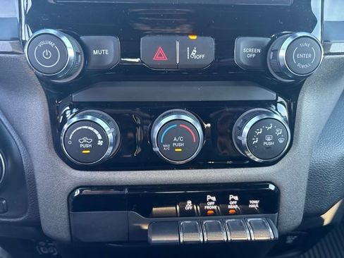 Used 2025 RAM 1500 Warlock AWD/4WD image 26