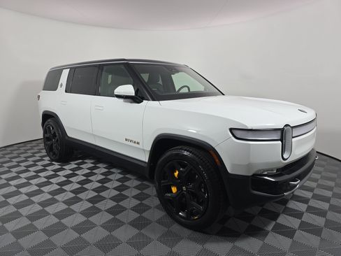 Used 2023 Rivian R1S Adventure AWD/4WD image 7