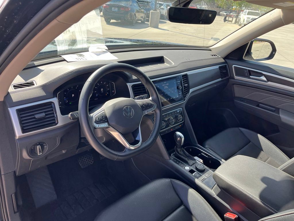 Used 2023 Volkswagen Atlas SE w/ Panoramic Sunroof Package AWD/4WD image 13