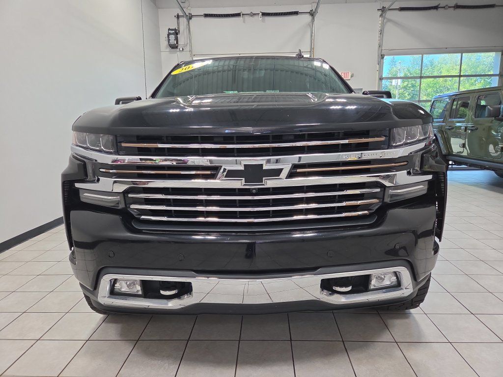 Used 2019 Chevrolet Silverado 1500 High Country w/ Technology Package AWD/4WD image 2