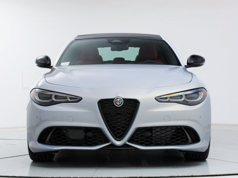 New 2026 Alfa Romeo Giulia w/ Driving Assist Package RWD image 7