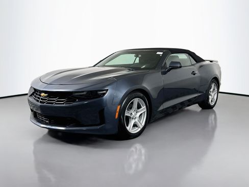 Used 2020 Chevrolet Camaro LT RWD image 4