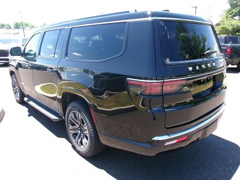 Certified 2024 Jeep Wagoneer L Series II w/ Flexible Seating Group AWD/4WD image 4