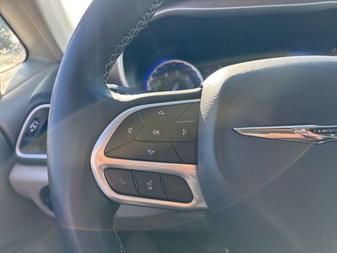 Used 2023 Chrysler Voyager LX image 18