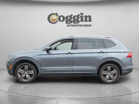 Used 2020 Volkswagen Tiguan SE image 2