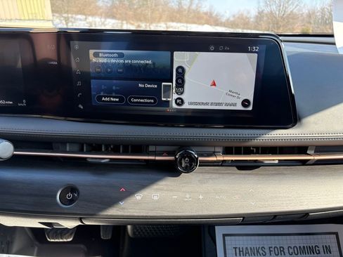 Used 2023 Nissan Ariya FWD image 27