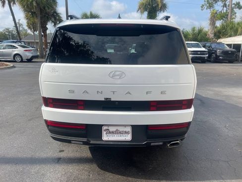 Used 2025 Hyundai Santa Fe SEL FWD image 4