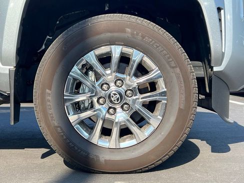 Used 2025 Toyota Tacoma Limited image 26