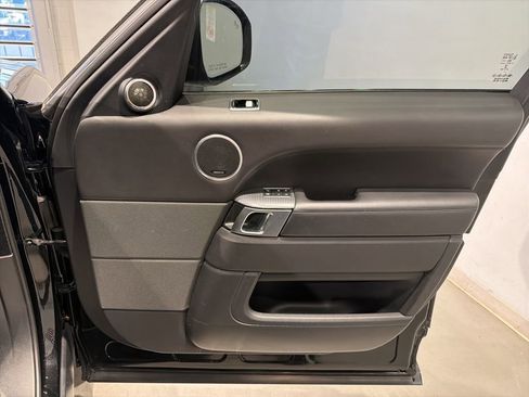 Used 2019 Land Rover Range Rover Sport HST AWD/4WD image 30