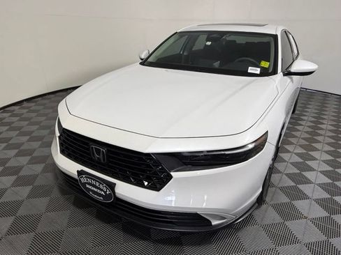 Used 2023 Honda Accord EX image 2