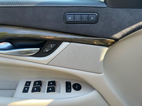 Used 2018 Cadillac Escalade ESV Premium Luxury AWD/4WD image 13