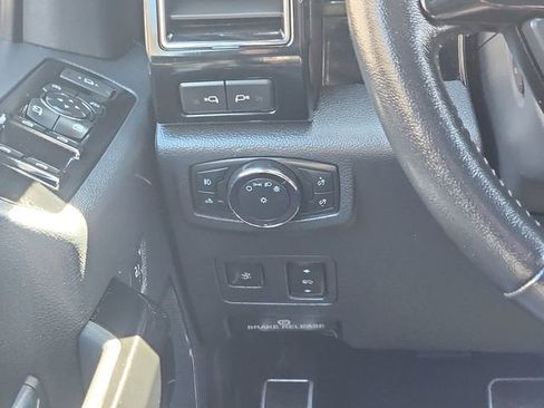 Used 2022 Ford F250 Lariat w/ Lariat Ultimate Package AWD/4WD image 12