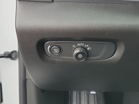 Used 2023 Chevrolet Traverse LT FWD image 27