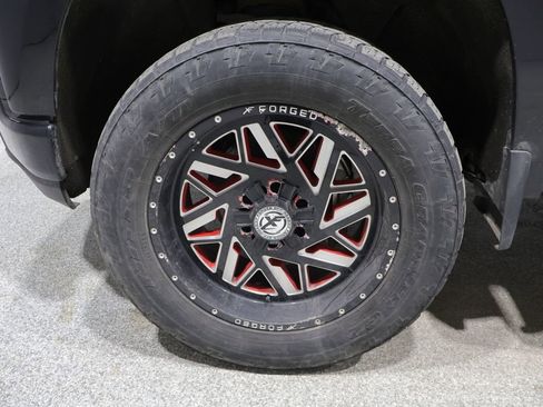 Used 2020 Chevrolet Silverado 1500 LT Trail Boss image 9