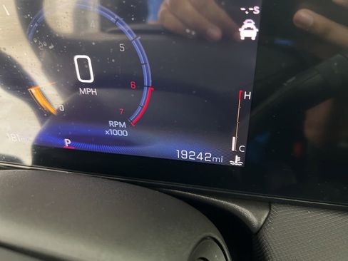 Used 2025 Chevrolet TrailBlazer LT w/ Driver Confidence Package image 11