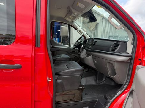 Used 2025 Ford Transit 250 Low Roof RWD image 10