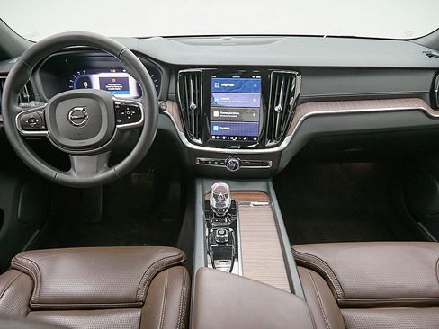 Certified 2024 Volvo V60 B5 Cross Country Ultimate image 23