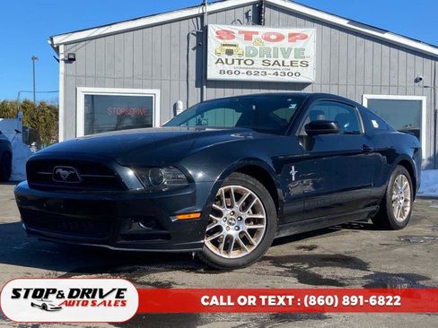Used 2013 Ford Mustang Premium image 1