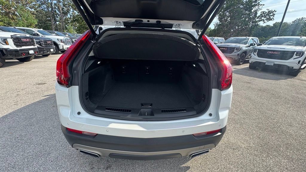 Used 2019 Cadillac XT4 Premium Luxury w/ Driver Assist Package AWD/4WD image 4