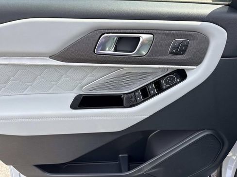 New 2026 Ford Explorer Platinum image 21